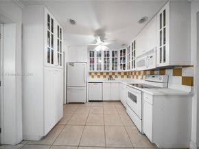 9426 SW 52nd St, Cooper City FL 33328