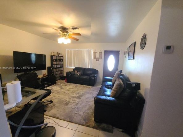 9426 SW 52nd St, Cooper City FL 33328