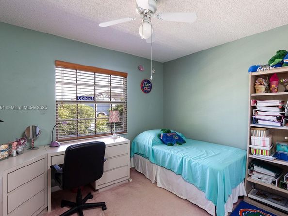 13950 Oak Ridge Dr, Davie FL 33325