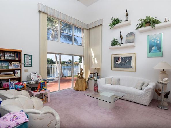 13950 Oak Ridge Dr, Davie FL 33325