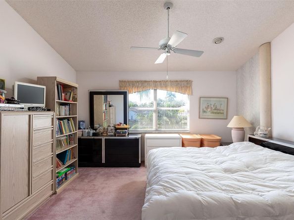 13950 Oak Ridge Dr, Davie FL 33325