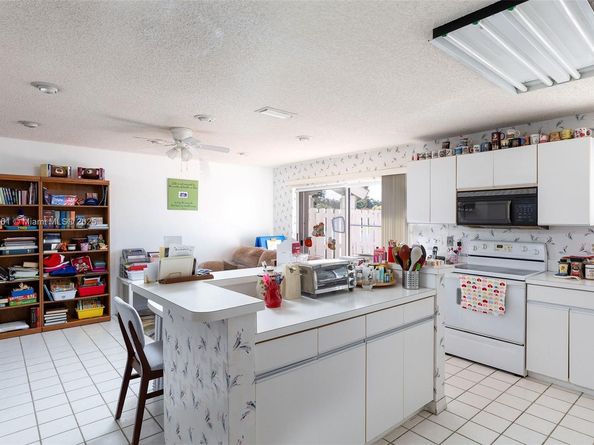 13950 Oak Ridge Dr, Davie FL 33325