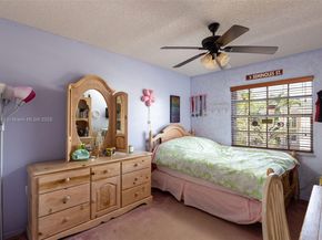 13950 Oak Ridge Dr, Davie FL 33325