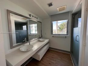92 SW 3rd St 1105, Miami FL 33130