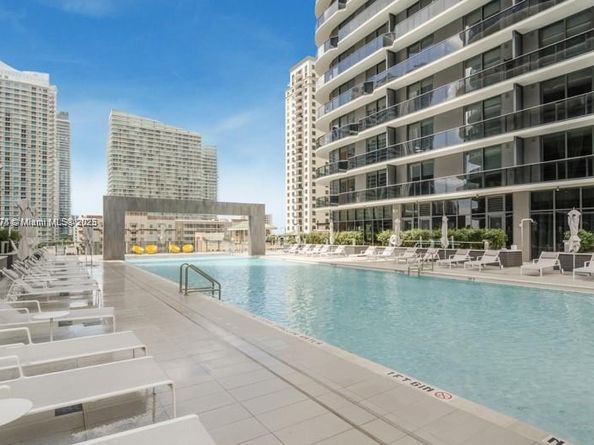 92 SW 3rd St 1105, Miami FL 33130