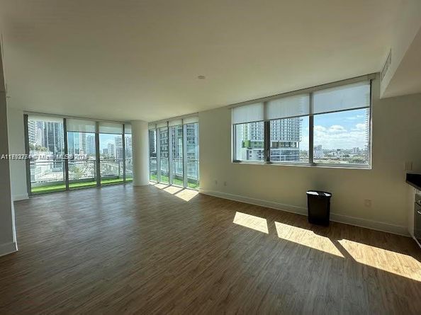 92 SW 3rd St 1105, Miami FL 33130