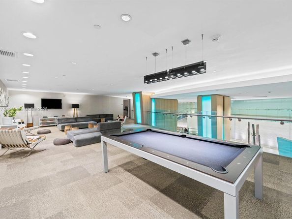 92 SW 3rd St 1105, Miami FL 33130