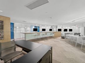 92 SW 3rd St 1105, Miami FL 33130