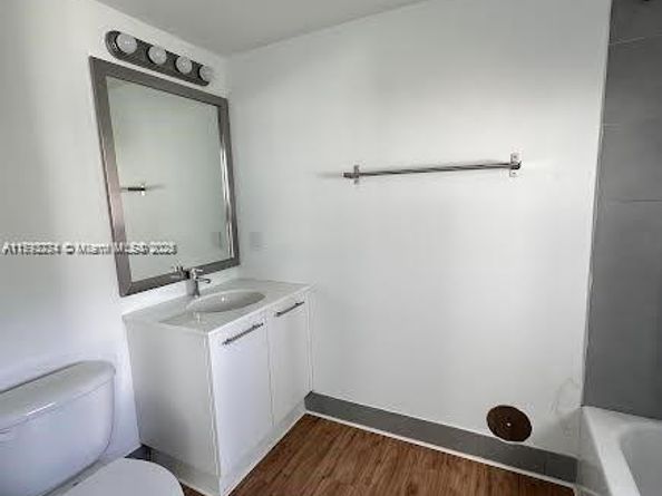 92 SW 3rd St 1105, Miami FL 33130