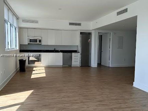 92 SW 3rd St 1105, Miami FL 33130