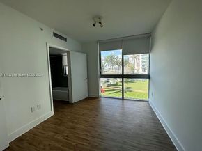92 SW 3rd St 1105, Miami FL 33130