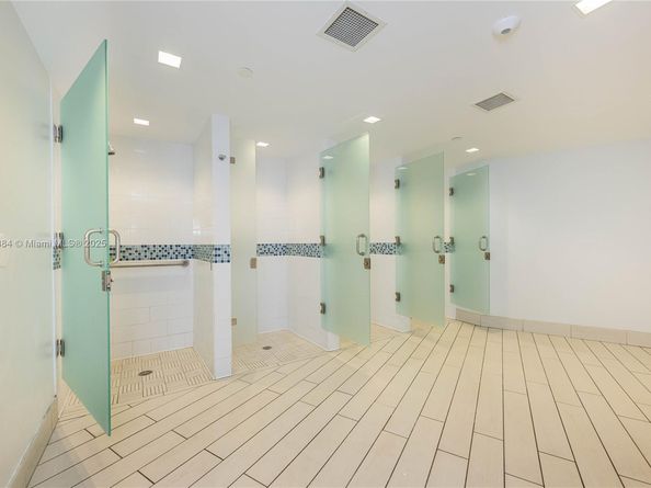 600 Three Islands Blvd 214, Hallandale Beach FL 33009