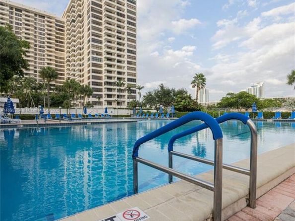 600 Three Islands Blvd 214, Hallandale Beach FL 33009