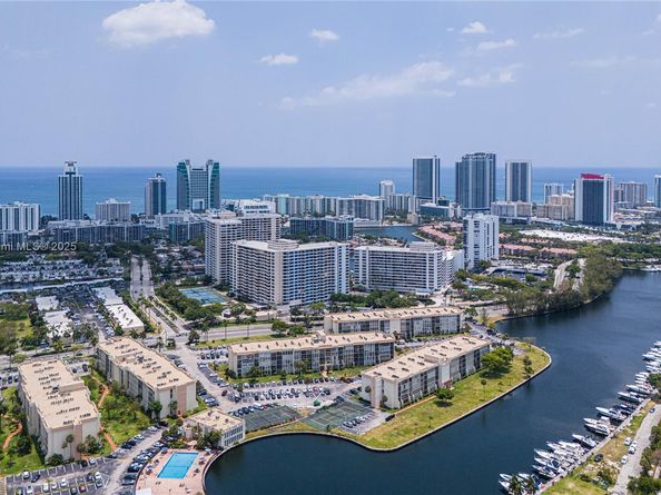 600 Three Islands Blvd 214, Hallandale Beach FL 33009
