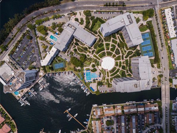 600 Three Islands Blvd 214, Hallandale Beach FL 33009