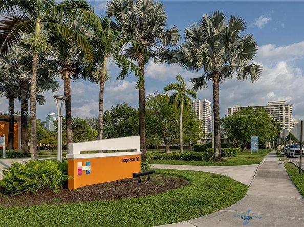 600 Three Islands Blvd 214, Hallandale Beach FL 33009