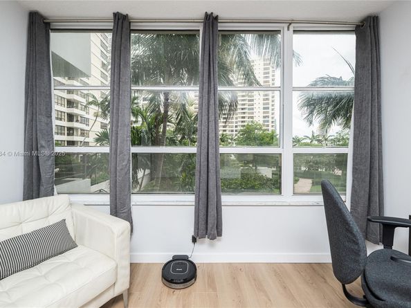 600 Three Islands Blvd 214, Hallandale Beach FL 33009