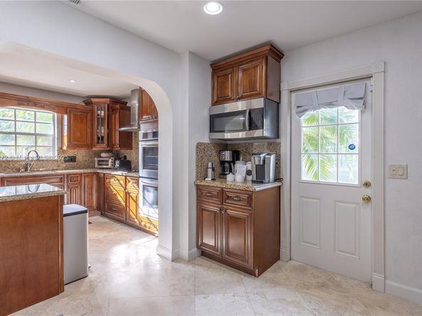 743 SE 10th Ter, Deerfield Beach FL 33441