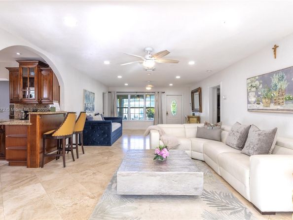 743 SE 10th Ter, Deerfield Beach FL 33441