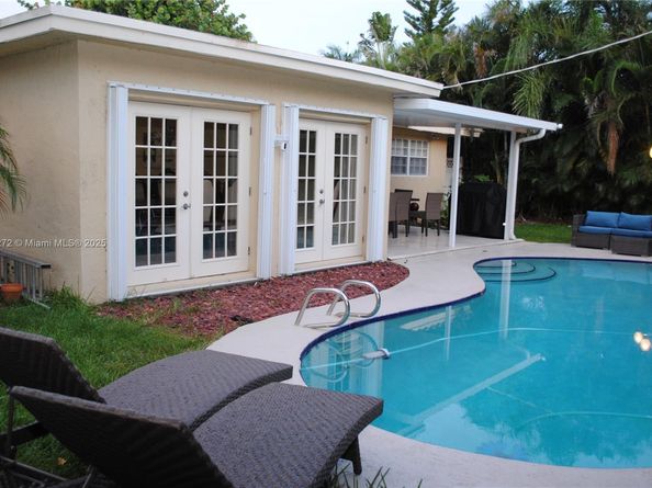 743 SE 10th Ter, Deerfield Beach FL 33441