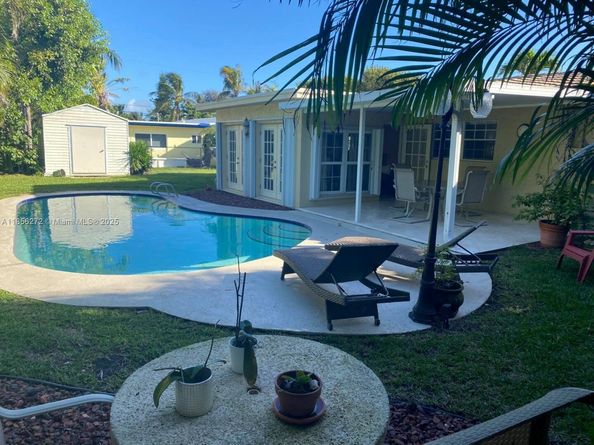 743 SE 10th Ter, Deerfield Beach FL 33441