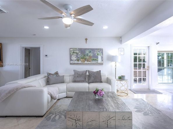 743 SE 10th Ter, Deerfield Beach FL 33441