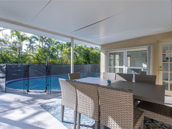 743 SE 10th Ter, Deerfield Beach FL 33441