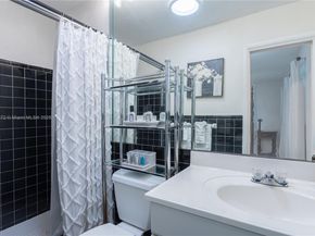 743 SE 10th Ter, Deerfield Beach FL 33441