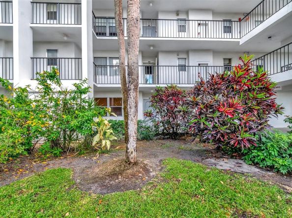 3597 Birdie Dr 107, Lake Worth FL 33467