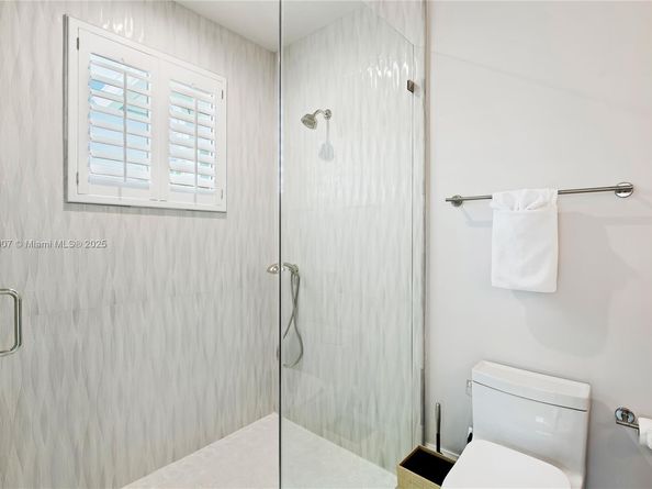 319 Coconut Isle Dr, Fort Lauderdale FL 33301