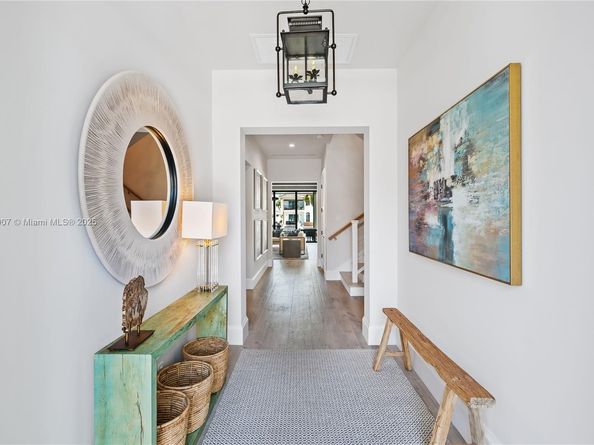 319 Coconut Isle Dr, Fort Lauderdale FL 33301