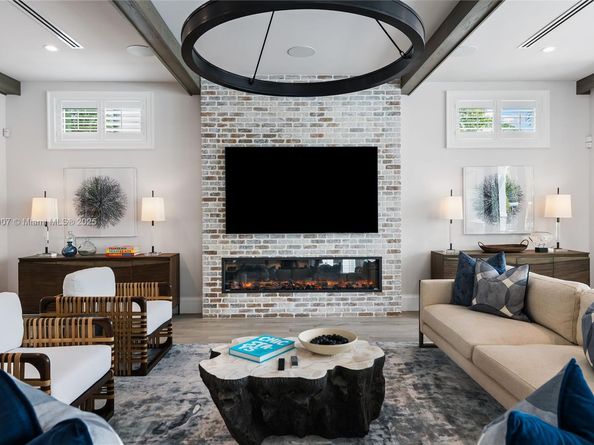 319 Coconut Isle Dr, Fort Lauderdale FL 33301