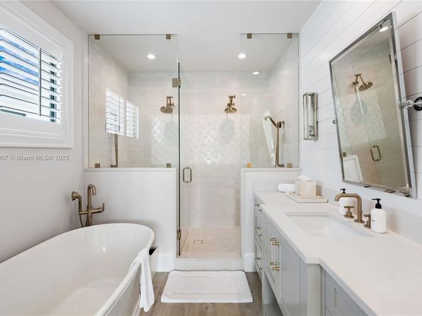 319 Coconut Isle Dr, Fort Lauderdale FL 33301