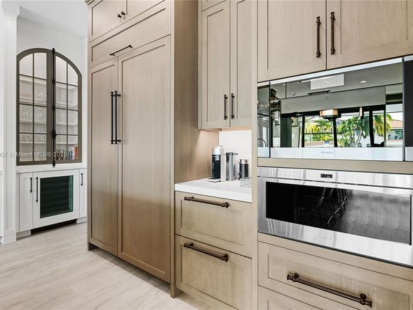 319 Coconut Isle Dr, Fort Lauderdale FL 33301