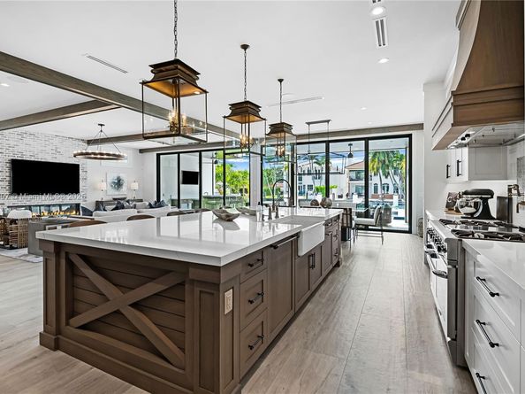 319 Coconut Isle Dr, Fort Lauderdale FL 33301