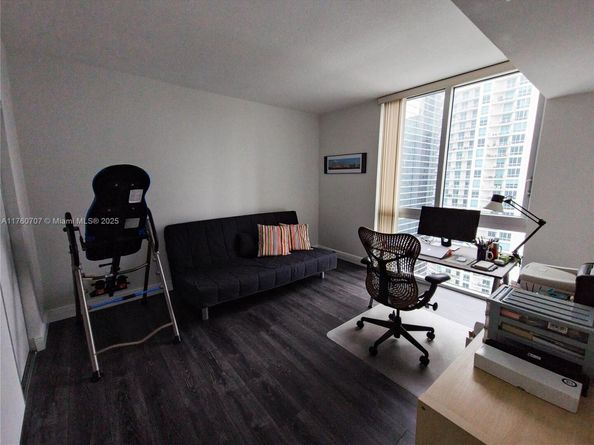 325 S Biscayne Blvd 3414, Miami FL 33131