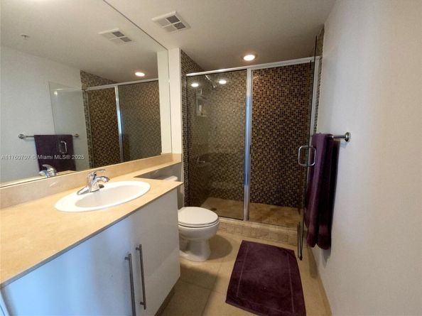 325 S Biscayne Blvd 3414, Miami FL 33131