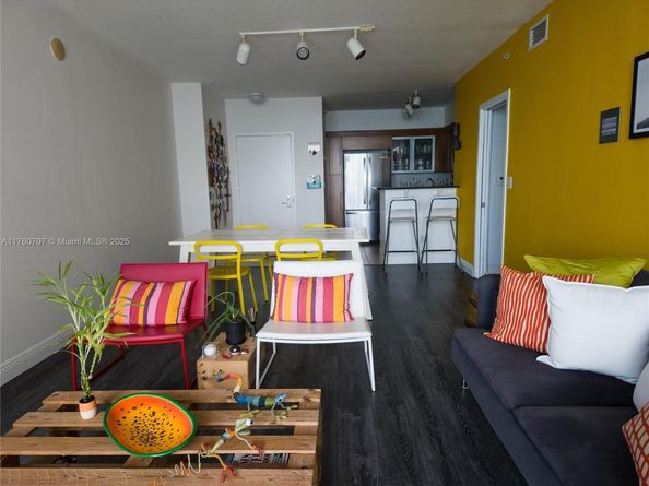 325 S Biscayne Blvd 3414, Miami FL 33131