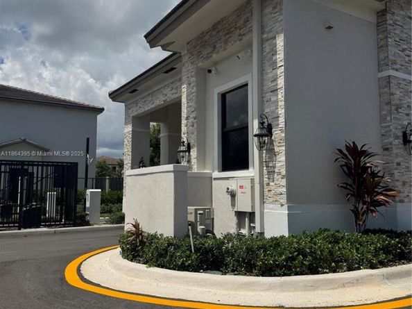12916 SW 233rd Ter, Homestead FL 33032