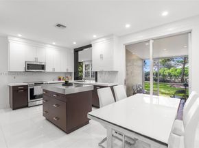 10548 NW 56th Dr, Coral Springs FL 33076