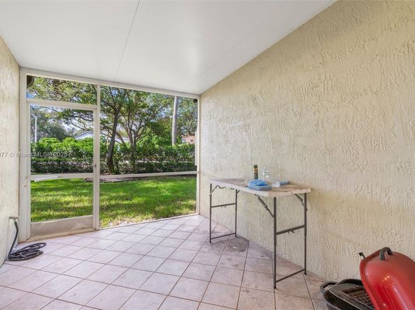 10548 NW 56th Dr, Coral Springs FL 33076