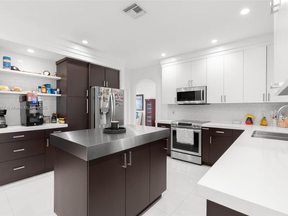 10548 NW 56th Dr, Coral Springs FL 33076