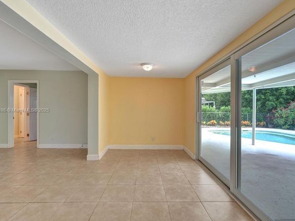1221 Singer Dr, Singer Island FL 33404