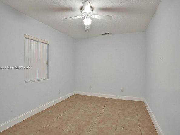 1221 Singer Dr, Singer Island FL 33404