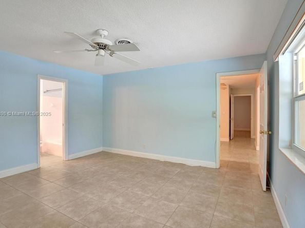 1221 Singer Dr, Singer Island FL 33404