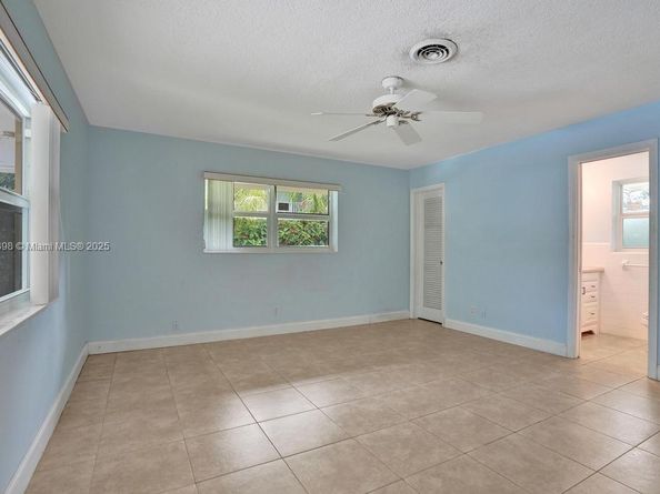 1221 Singer Dr, Singer Island FL 33404