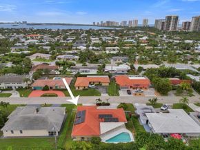 1221 Singer Dr, Singer Island FL 33404