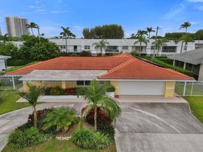 1221 Singer Dr, Singer Island FL 33404