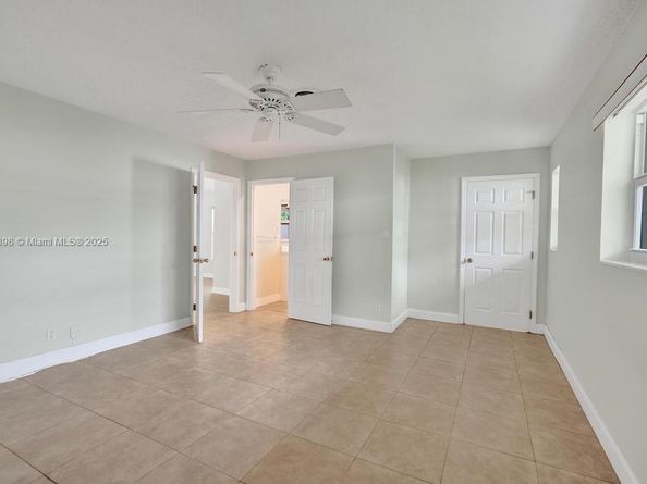 1221 Singer Dr, Singer Island FL 33404