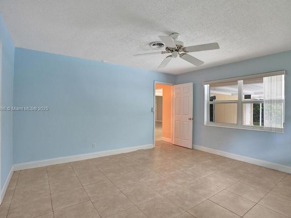 1221 Singer Dr, Singer Island FL 33404